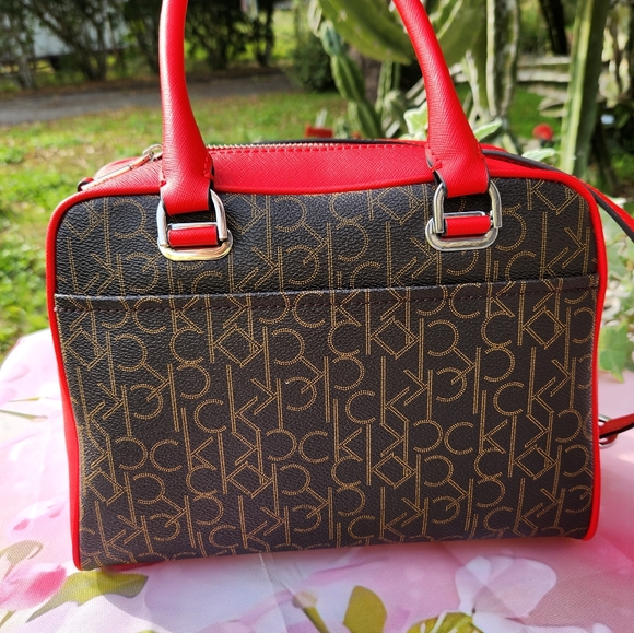 Calvin Klein Handbag/ Crossbody With Bag Charms - Picture 7 of 15